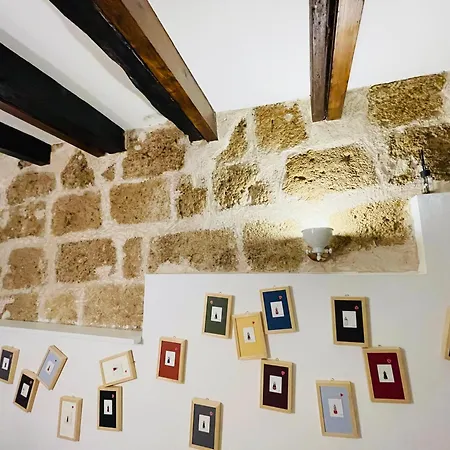 Picasso Art Apartman *